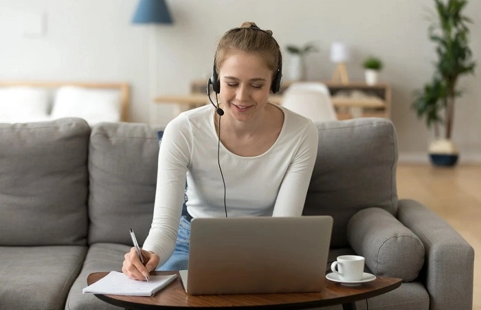 A Day in Remote Software Sales 1